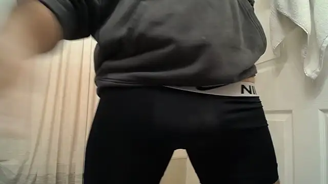 Snapshot of proseccopapi23 chatting on December 15, 5:45 am proseccopapi23 online show from December 15, 5:45 am