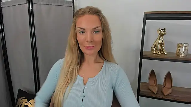 AulloraHoney online show from June 7, 5:44 am