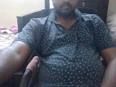 Snapshot of rajkumar147 chatting on July 27, 11:34 pm rajkumar147 online show from July 27, 11:34 pm