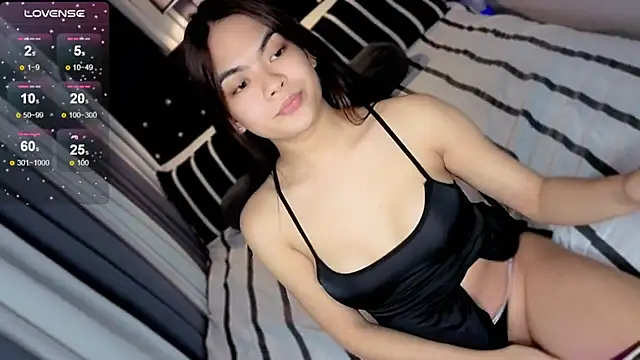 Snapshot of ThegirlNamedMaria chatting on October 31, 2:18 pm ThegirlNamedMaria online show from October 31, 2:18 pm