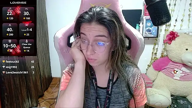 Maggie Fox3 online show from March 16, 2:32 am