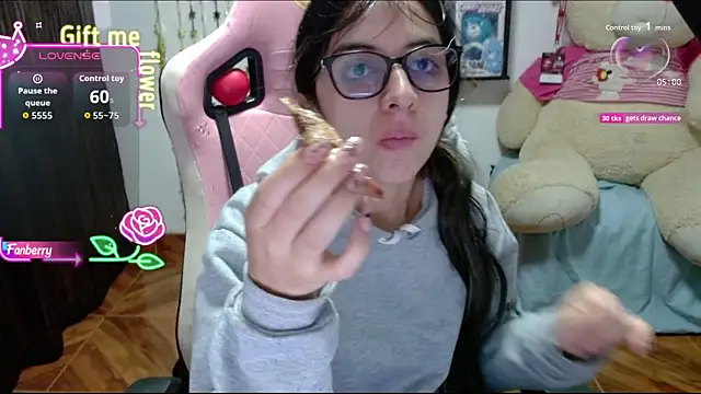 Maggie Fox3 online show from September 14, 2:33 am