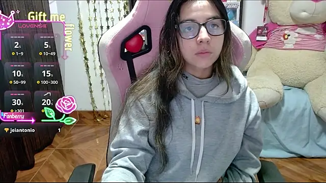 Maggie Fox3 online show from September 18, 3:19 am