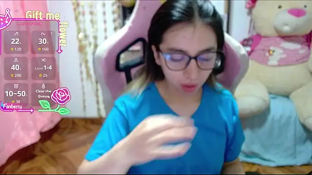 Maggie Fox3 online show from October 25, 12:51 am