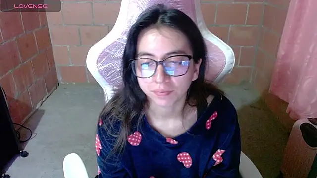 Maggie Fox3 online show from May 30, 1:35 am