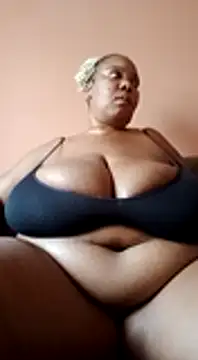 Snapshot of Lovelyboobs01 chatting on February 2, 11:51 am Lovelyboobs01 online show from February 2, 11:51 am