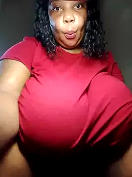 Snapshot of Lovelyboobs01 chatting on March 17, 8:18 am Lovelyboobs01 online show from March 17, 8:18 am