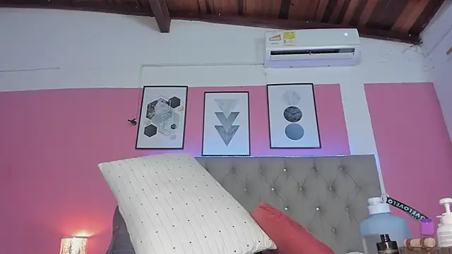 Snapshot of LEXA_MURPHY chatting on December 10, 3:20 am LEXA MURPHY online show from December 10, 3:20 am