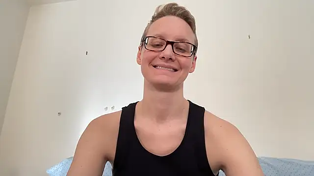 LeahWilde online show from February 14, 5:03 pm