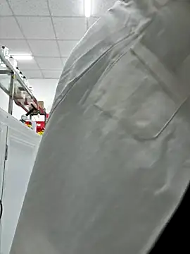 HinaLovely online show from February 6, 3:22 am