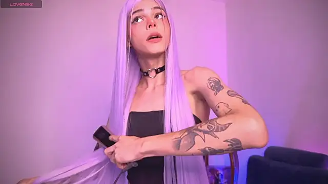 Snapshot of Varya_Ferreira chatting on March 1, 1:43 am Varya Ferreira online show from March 1, 1:43 am