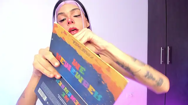 Snapshot of Varya_Ferreira chatting on October 8, 12:47 pm Varya Ferreira online show from October 8, 12:47 pm