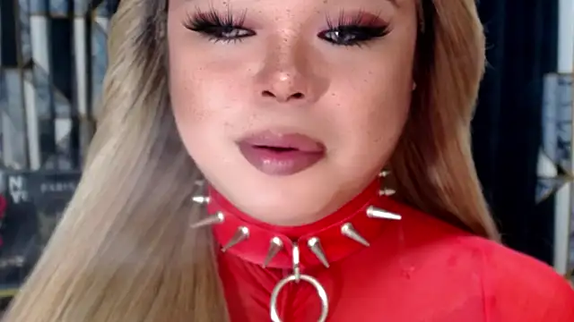 Snapshot of Mistress_DOMnicaaxx chatting on November 18, 6:45 pm Mistress DOMnicaaxx online show from November 18, 6:45 pm