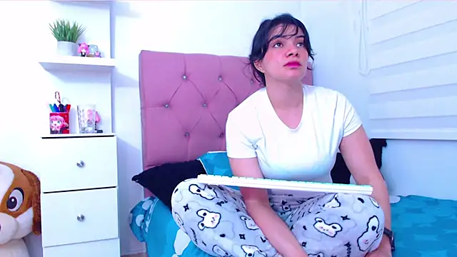 Vannessa  Shy online show from September 22, 11:29 pm