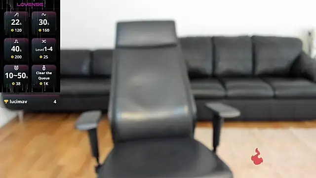 Snapshot of HornyNalia chatting on October 16, 9:43 am HornyNalia online show from October 16, 9:43 am