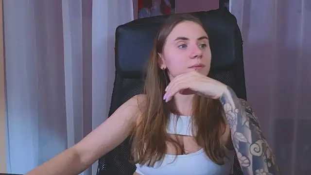 Snapshot of _AnnaStark_ chatting on January 3, 12:33 am AnnaStark online show from January 3, 12:33 am