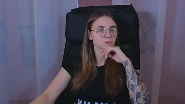 Snapshot of _AnnaStark_ chatting on March 5, 8:32 pm AnnaStark online show from March 5, 8:32 pm