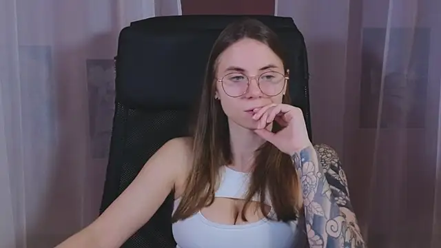 Snapshot of _AnnaStark_ chatting on March 13, 8:54 pm AnnaStark online show from March 13, 8:54 pm