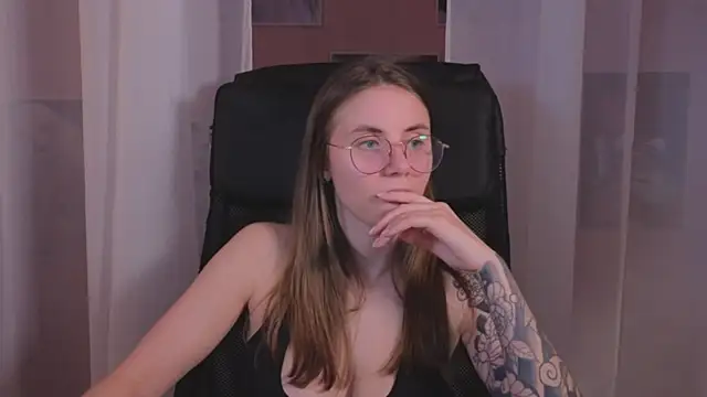 Snapshot of _AnnaStark_ chatting on March 15, 2:46 am AnnaStark online show from March 15, 2:46 am