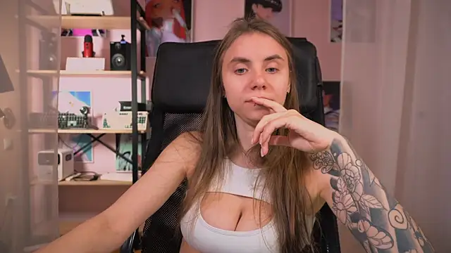 Snapshot of _AnnaStark_ chatting on October 18, 7:47 pm AnnaStark online show from October 18, 7:47 pm