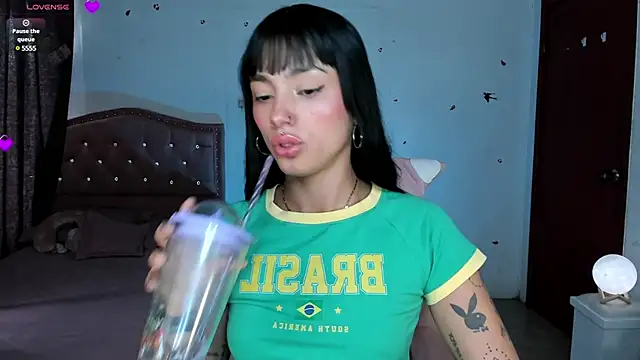 Lizzie corner v online show from January 7, 5:20 pm