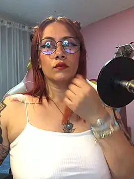 Snapshot of Luna_Paris_ chatting on December 7, 12:41 am Luna Paris online show from December 7, 12:41 am