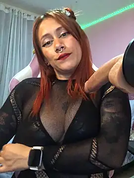 Snapshot of Luna_Paris_ chatting on January 3, 1:27 am Luna Paris online show from January 3, 1:27 am