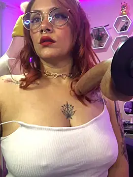 Snapshot of Luna_Paris_ chatting on March 9, 12:53 am Luna Paris online show from March 9, 12:53 am