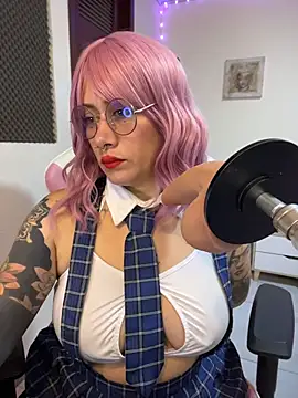 Luna Paris  online show from July 30, 2:16 pm
