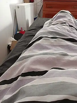 Snapshot of Zozo073 chatting on October 29, 10:17 am Zozo073 online show from October 29, 10:17 am