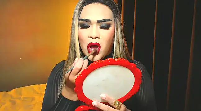 Snapshot of VictoriaEliz chatting on December 14, 10:50 pm VictoriaEliz online show from December 14, 10:50 pm