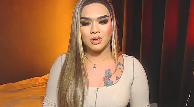 Snapshot of VictoriaEliz chatting on January 16, 12:02 am VictoriaEliz online show from January 16, 12:02 am