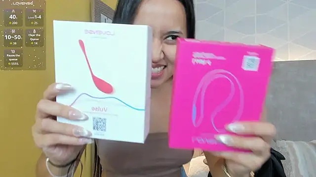 Snapshot of Sammy_Fit_ chatting on July 24, 12:25 pm Sammy Fit online show from July 24, 12:25 pm
