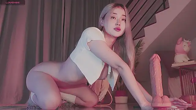 Snapshot of hyun_chia chatting on March 8, 10:45 pm hyun chia online show from March 8, 10:45 pm