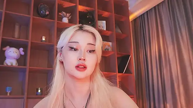 Snapshot of hyun_chia chatting on November 4, 1:38 am hyun chia online show from November 4, 1:38 am