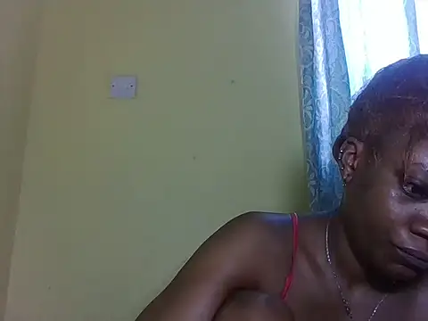 Snapshot of Sweetbaby004 chatting on May 5, 7:38 am Sweetbaby004 online show from May 5, 7:38 am