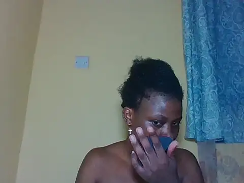 Snapshot of Sweetbaby004 chatting on May 24, 6:46 pm Sweetbaby004 online show from May 24, 6:46 pm