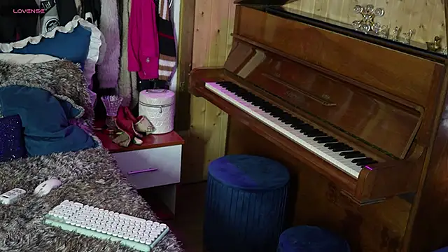 VanessaDoyle online show from September 18, 2:19 pm