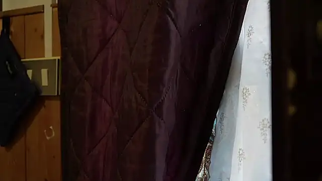 Snapshot of VanessaDoyle chatting on May 12, 8:33 am VanessaDoyle online show from May 12, 8:33 am