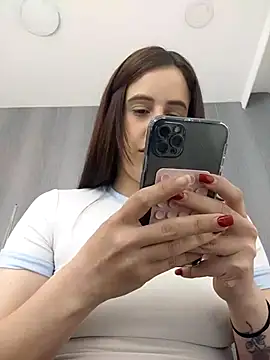 Amira Milker online show from September 12, 1:11 pm