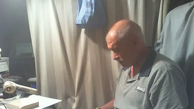 Snapshot of nonnomaturobisex chatting on October 1, 7:03 am nonnomaturobisex online show from October 1, 7:03 am