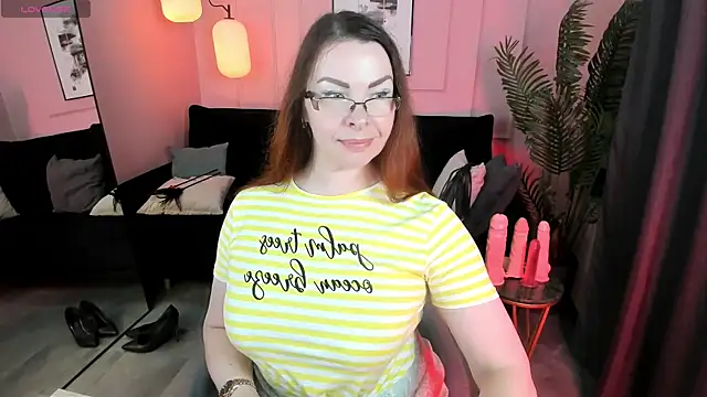 MrsIngrid online show from July 18, 7:12 am