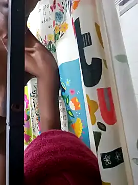 Snapshot of oliviaprettypussy chatting on January 13, 1:34 am oliviaprettypussy online show from January 13, 1:34 am