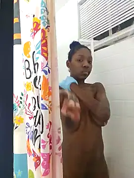 Snapshot of oliviaprettypussy chatting on January 30, 1:44 am oliviaprettypussy online show from January 30, 1:44 am