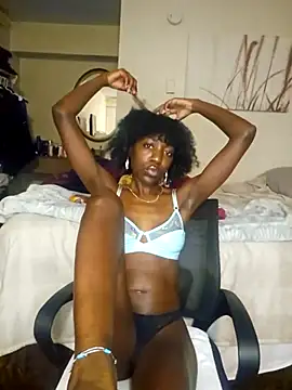 Snapshot of oliviaprettypussy chatting on October 31, 2:29 pm oliviaprettypussy online show from October 31, 2:29 pm