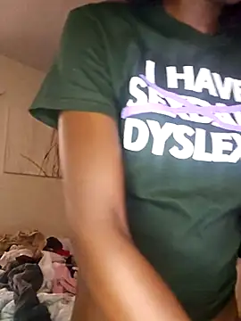 Snapshot of oliviaprettypussy chatting on November 21, 2:16 pm oliviaprettypussy online show from November 21, 2:16 pm