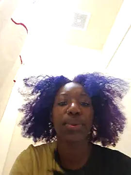 Snapshot of oliviaprettypussy chatting on November 24, 12:38 pm oliviaprettypussy online show from November 24, 12:38 pm