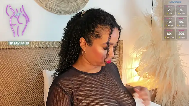 cloe 25 online show from October 28, 2:37 am