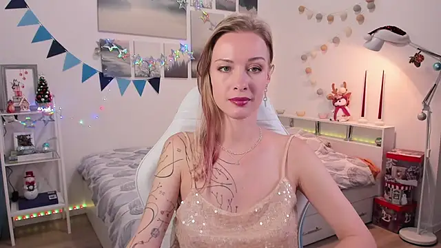 Snapshot of MissRightX chatting on January 2, 4:35 pm MissRightX online show from January 2, 4:35 pm