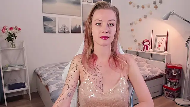 Snapshot of MissRightX chatting on January 12, 9:08 am MissRightX online show from January 12, 9:08 am